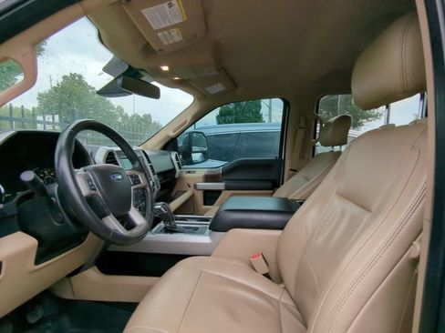 Used 2017 Ford F150 Lariat w/ Equipment Group 502A Luxury AWD/4WD image 7