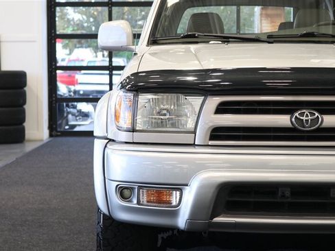 Used 2000 Toyota 4Runner Limited AWD/4WD image 55