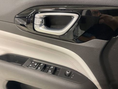 New 2025 Jeep Compass Limited image 26