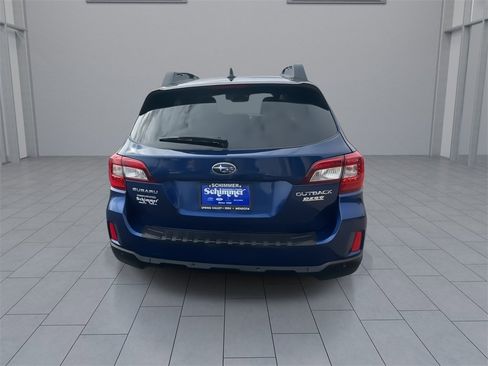 Used 2017 Subaru Outback 2.5i Limited image 7