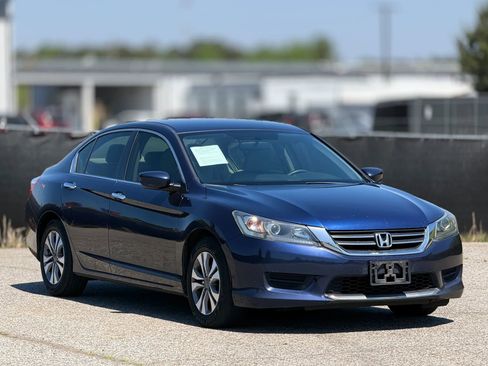 Used 2015 Honda Accord LX image 1