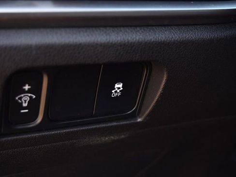 Used 2024 Kia Sorento S image 10