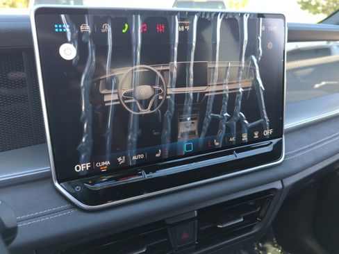 New 2026 Volkswagen Tiguan SE R-Line image 12