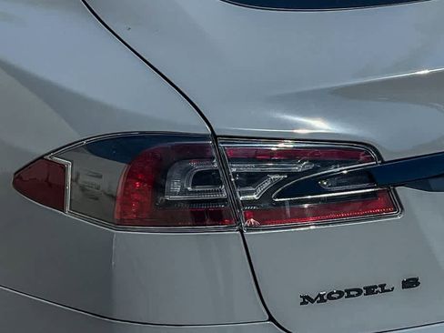 Used 2013 Tesla Model S image 10