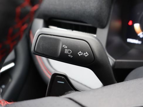 Used 2025 Ford Explorer ST image 23