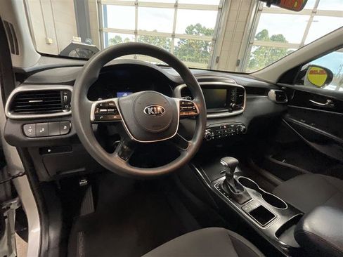 Used 2020 Kia Sorento LX image 14