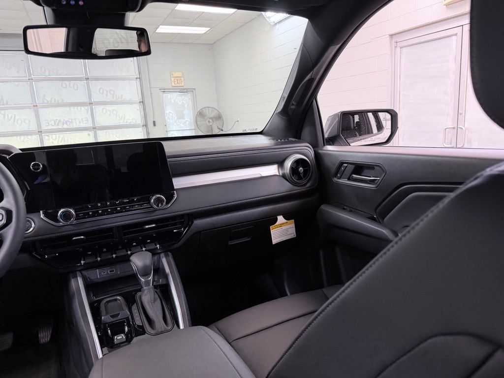 New 2026 Chevrolet Colorado LT w/ LT Convenience Package RWD image 28
