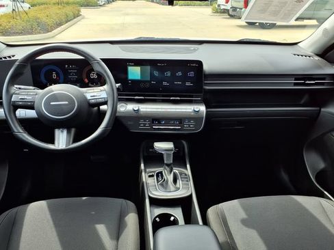 Used 2025 Hyundai Kona SEL FWD image 19