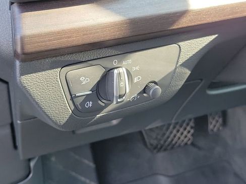 Used 2024 Audi Q5 e Premium Plus w/ Premium Plus Package image 8