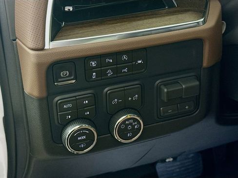 New 2026 Chevrolet Tahoe High Country AWD/4WD image 12