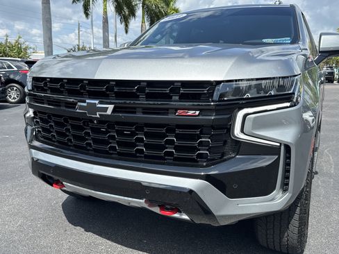 Used 2023 Chevrolet Tahoe Z71 w/ Luxury Package AWD/4WD image 9