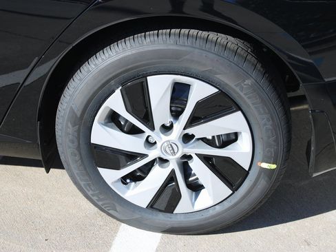 New 2025 Nissan Altima 2.5 S image 8