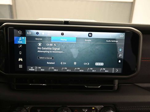 Used 2024 Jeep Wrangler Unlimited Rubicon image 16