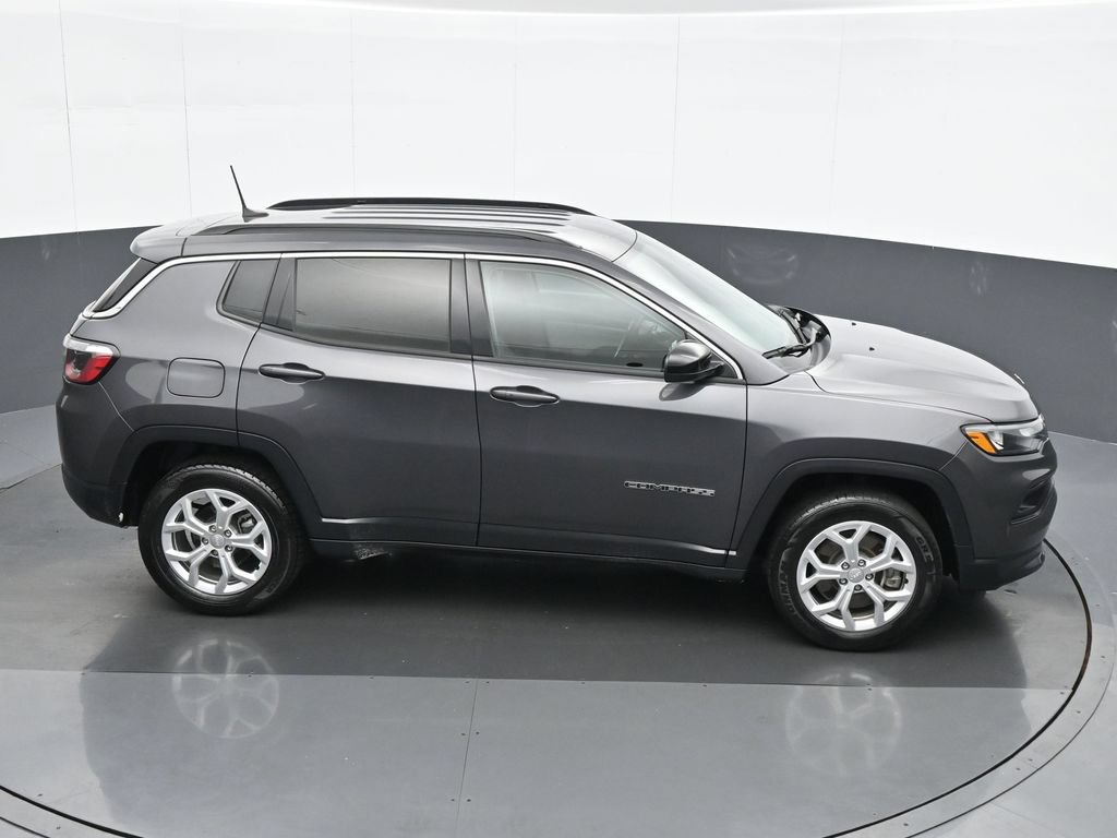 Used 2024 Jeep Compass Latitude AWD/4WD image 22