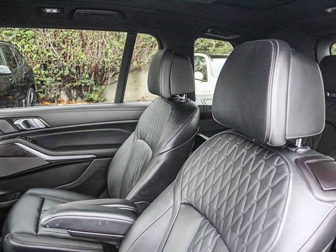 Used 2026 BMW X7 M60i image 18