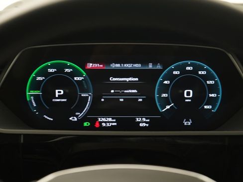 Used 2024 Audi Q8 e-tron Premium image 10