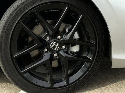 Used 2025 Honda Civic Sport image 12