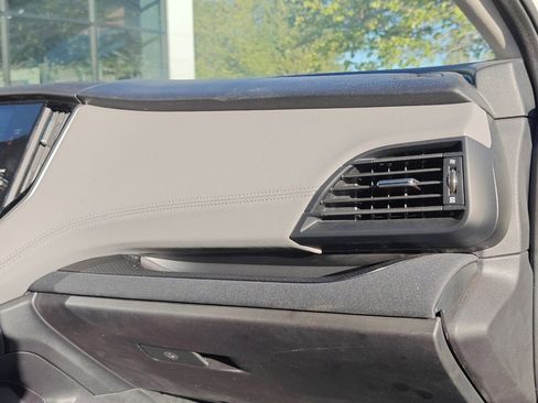 Used 2024 Subaru Outback Premium image 29