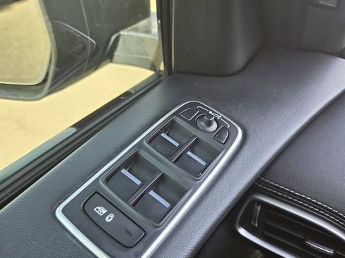 Used 2018 Jaguar F-PACE R-Sport AWD/4WD image 24