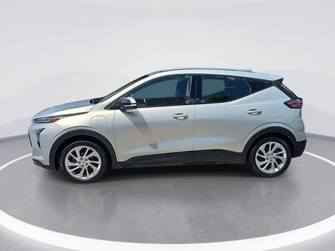 Used 2023 Chevrolet Bolt EUV LT w/ Driver Confidence Package FWD image 2