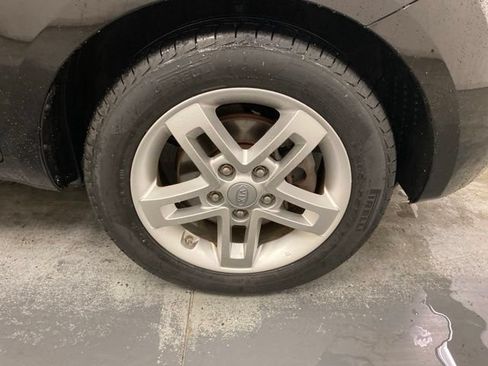Used 2011 Kia Soul + FWD image 26
