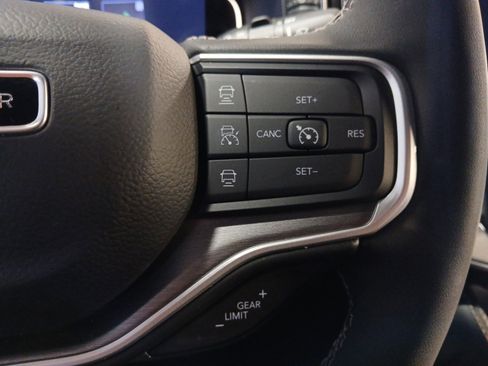 Used 2025 Jeep Wagoneer Series II image 18