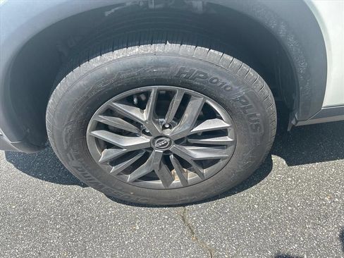 Used 2024 Nissan Rogue S AWD/4WD image 8