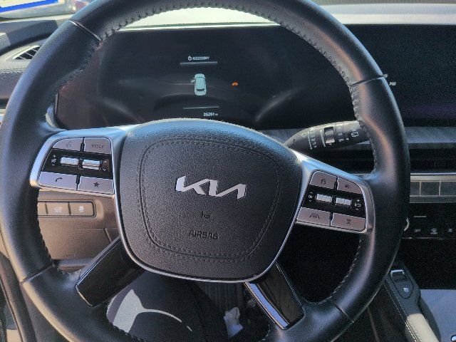 Used 2025 Kia Telluride EX w/ EX Captain's Chair Package FWD image 10