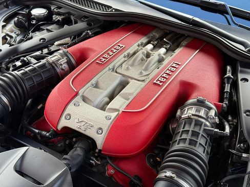 Used 2018 Ferrari 812 Superfast image 34