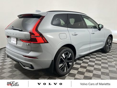 New 2026 Volvo XC60 B5 Core w/ Climate Package image 8