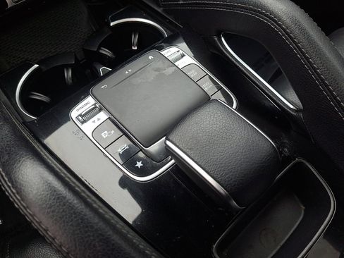 Used 2020 Mercedes-Benz GLE 350 w/ Premium Package image 27