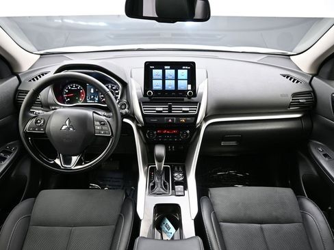 Used 2025 Mitsubishi Eclipse Cross SE image 12