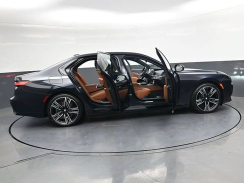 New 2026 BMW i7 xDrive60 w/ Executive Package AWD/4WD image 36