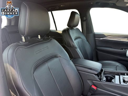 Certified 2023 Jeep Grand Cherokee Overland AWD/4WD image 15