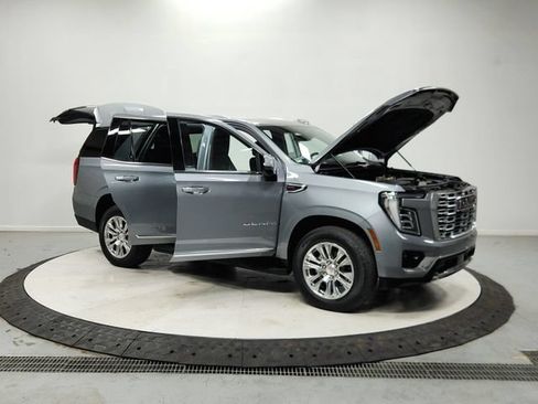 Used 2025 GMC Yukon Denali RWD image 10