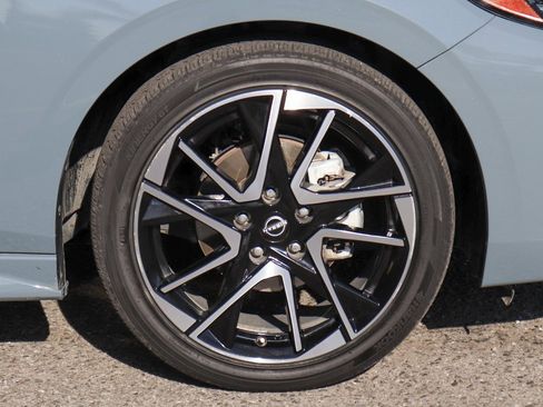 Used 2024 Nissan Sentra SR image 36