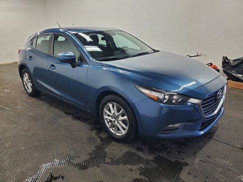 Used 2017 MAZDA MAZDA3 Sport FWD image 3