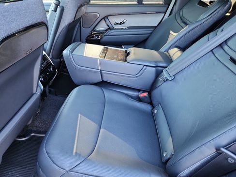 New 2026 Land Rover Range Rover SV image 5