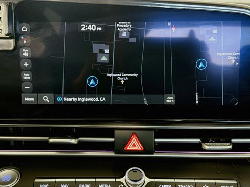 Used 2025 Hyundai Elantra Limited FWD image 15