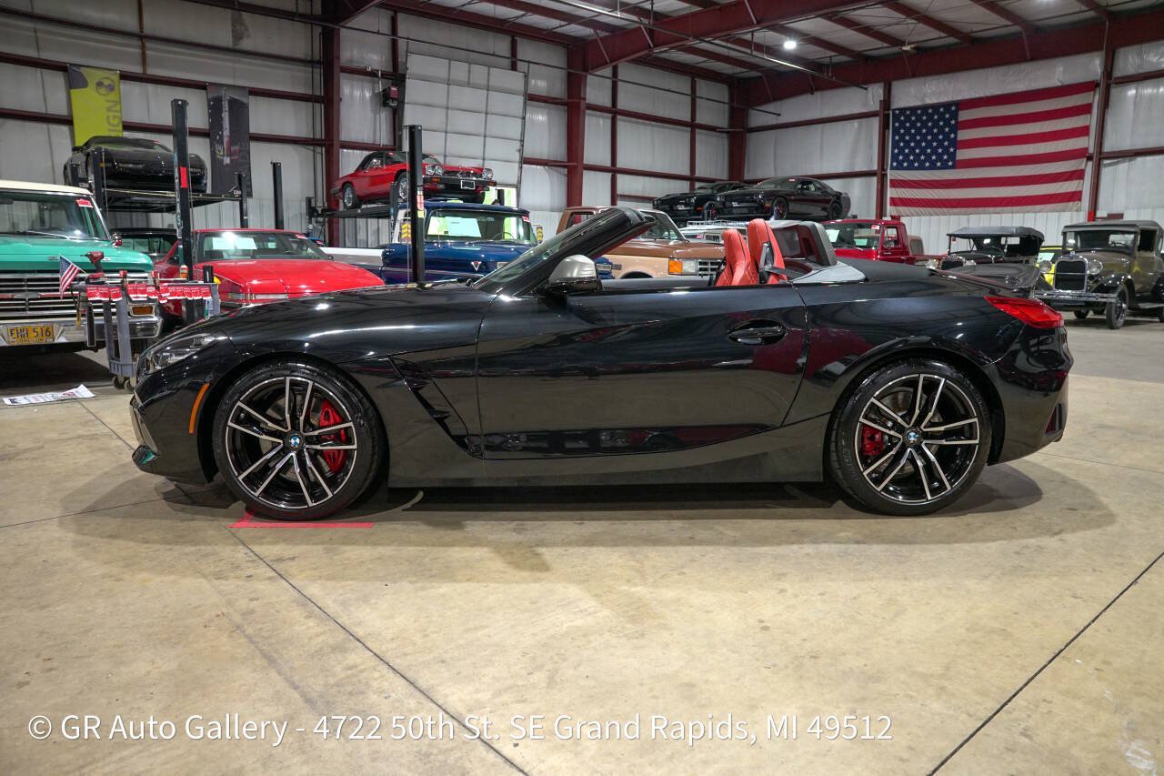 Used 2024 BMW Z4 M40i w/ Premium Package RWD image 4
