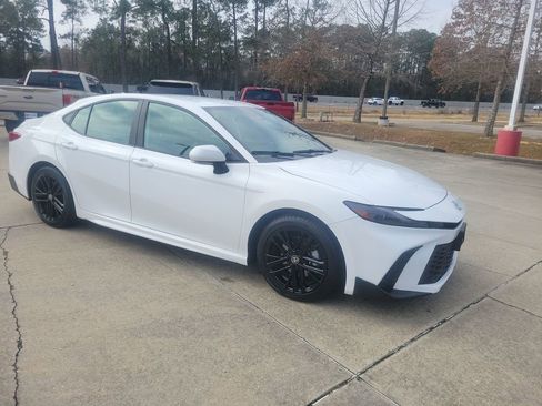 Certified 2025 Toyota Camry SE image 10