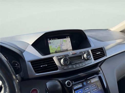 Used 2016 Honda Odyssey Touring image 18