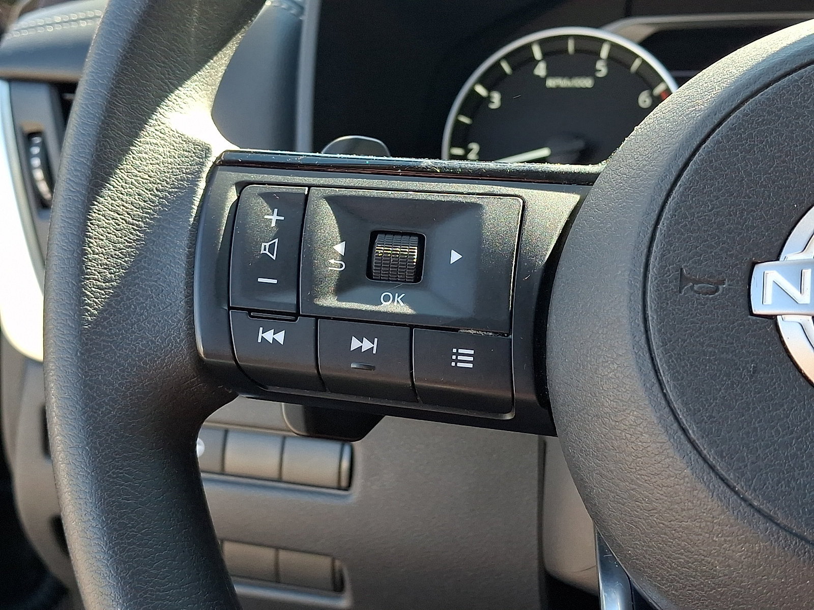 Certified 2023 Nissan Rogue SV AWD/4WD image 22