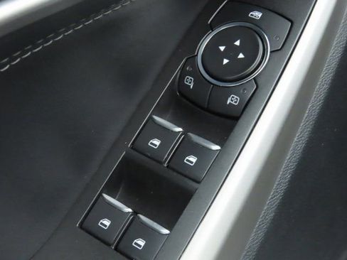 Used 2022 Ford Explorer XLT w/ Equipment Group 202A image 24