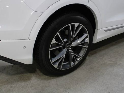 Used 2024 Audi Q8 Prestige w/ Prestige Package AWD/4WD image 27