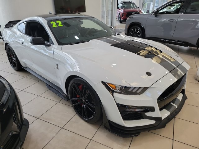 Used 2022 Ford Mustang Shelby GT500 w/ Technology Package RWD image 1