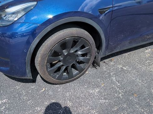 Used 2021 Tesla Model Y Long Range image 7