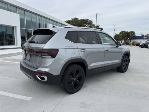 New 2025 Volkswagen Taos SEL image 3