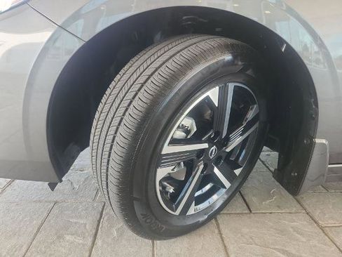 Certified 2025 Nissan Sentra SV image 30