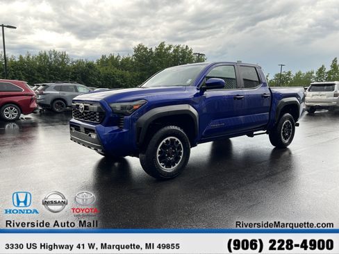 Used 2024 Toyota Tacoma TRD Off-Road AWD/4WD image 3